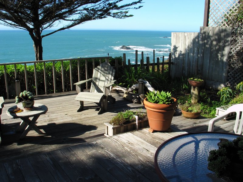 122_SeaEscape_Deck_in_Sun.jpg